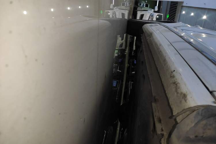Used Volkswagen Sagitar 2015 1.6L Automatic Comfort Model Right Side Sill