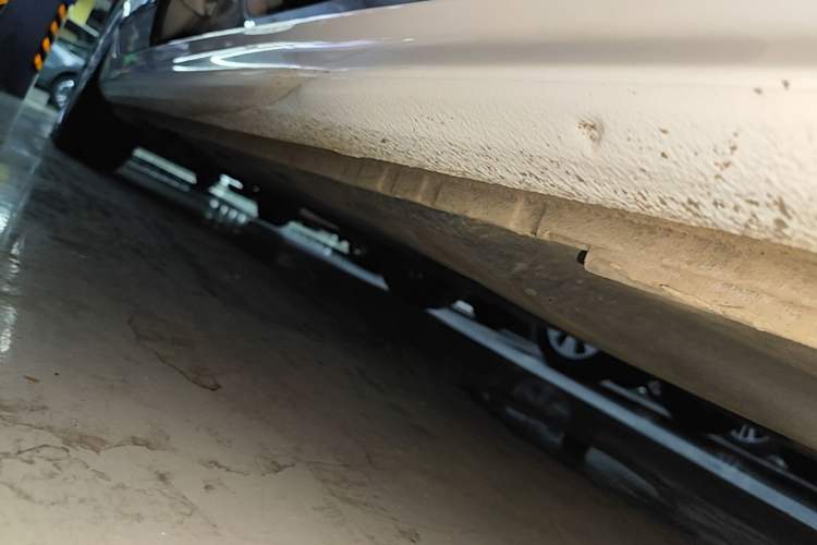 Used Volkswagen Sagitar 2015 1.6L Automatic Comfort Model Right Side Sill