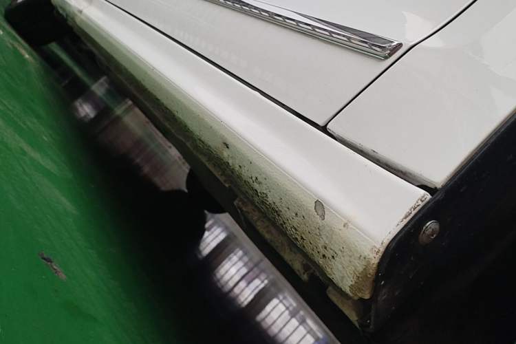 Used Volkswagen Sagitar 2015 1.6L Automatic Comfort Model Right Side Sill