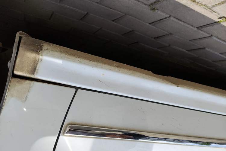 Used Volkswagen Sagitar 2015 230TSI Automatic Comfort Version Right Side Sill