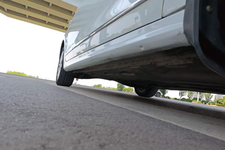 Used Volkswagen Sagitar 2015 230TSI Automatic Comfort Version Right Side Sill