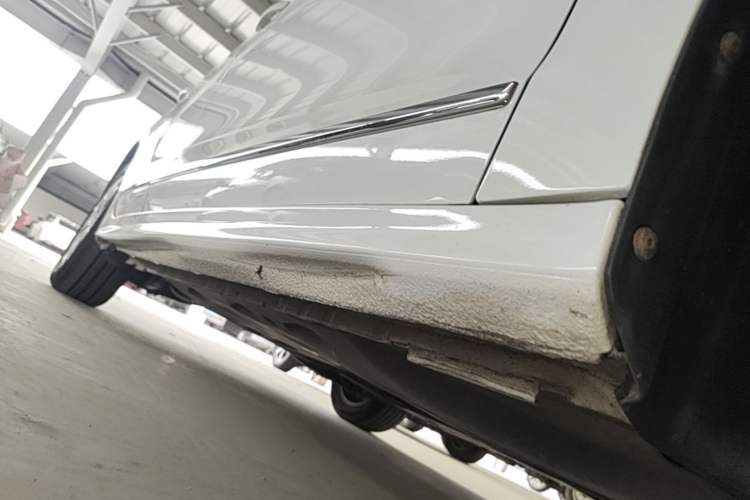 Used Volkswagen Sagitar 2015 1.6L Automatic Comfort Model Right Side Sill
