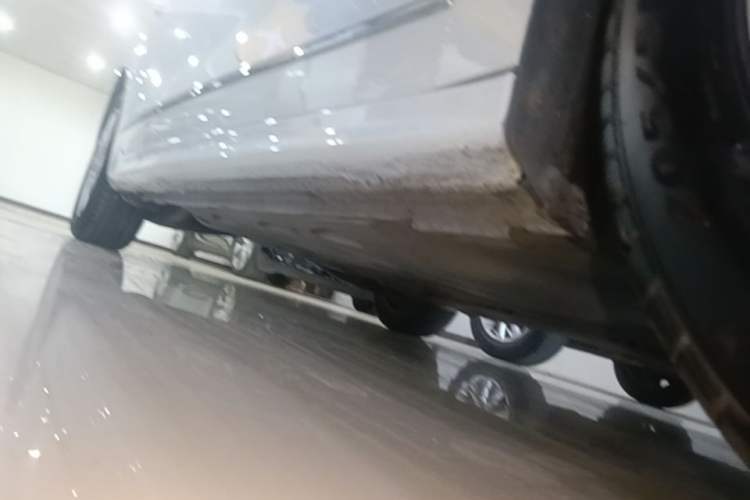 Used Volkswagen Sagitar 2015 230TSI Automatic Comfort Version Right Side Sill