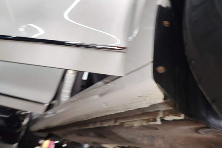 Used Volkswagen Sagitar 2015 1.6L Manual Comfort Model Right Side Sill