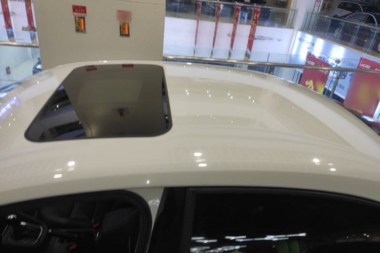 Used Volkswagen Sagitar 2015 1.6L Automatic Comfort Model Roof