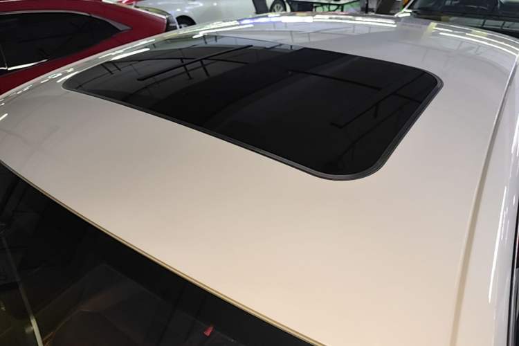 Used Volkswagen Sagitar 2015 1.6L Automatic Comfort Model Roof
