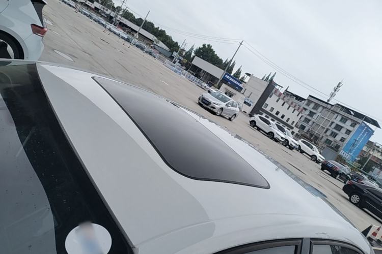 Used Volkswagen Sagitar 2015 230TSI Automatic Luxury Model Roof