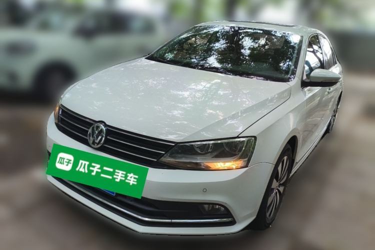 Used Volkswagen Sagitar 2015 230TSI Automatic Luxury Model Guazi used car, China used car export, Used car for sale, Used Volkswagen cars, Cheapest cars for sale