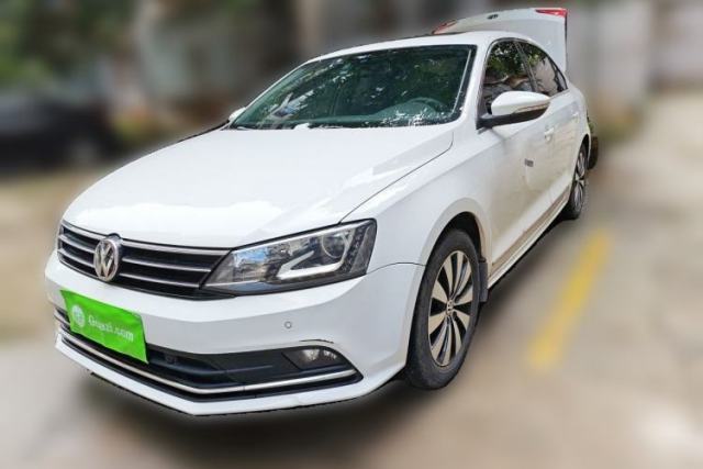 Volkswagen Sagitar 2015 230TSI Automatic Luxury Model usado