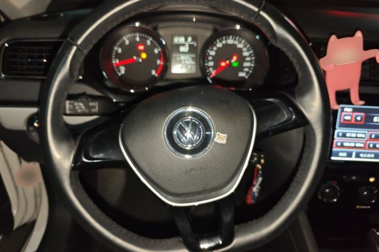 Used Volkswagen Sagitar 2015 1.6L Automatic Comfort Model Steering Wheel