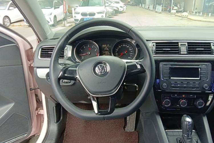 Used Volkswagen Sagitar 2015 1.6L Automatic Comfort Model Steering Wheel