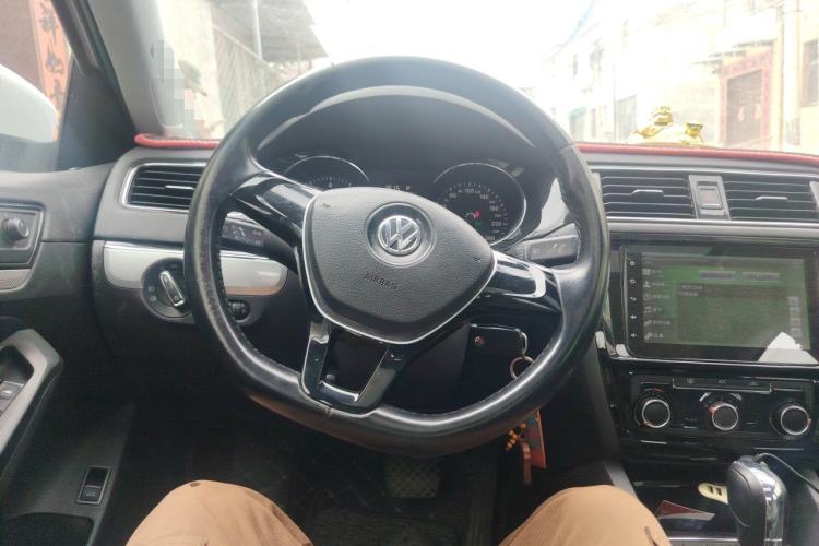 Used Volkswagen Sagitar 2015 1.6L Automatic Comfort Model Steering Wheel