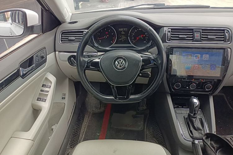 Used Volkswagen Sagitar 2015 1.6L Automatic Comfort Model Steering Wheel
