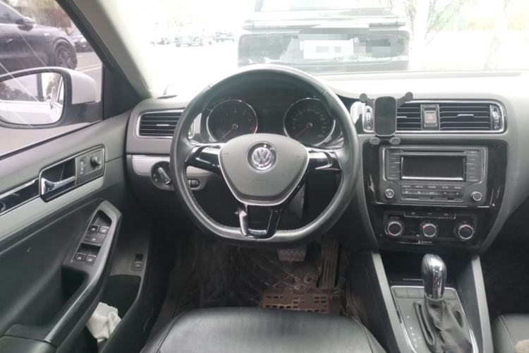 Used Volkswagen Sagitar 2015 1.6L Automatic Comfort Model Steering Wheel