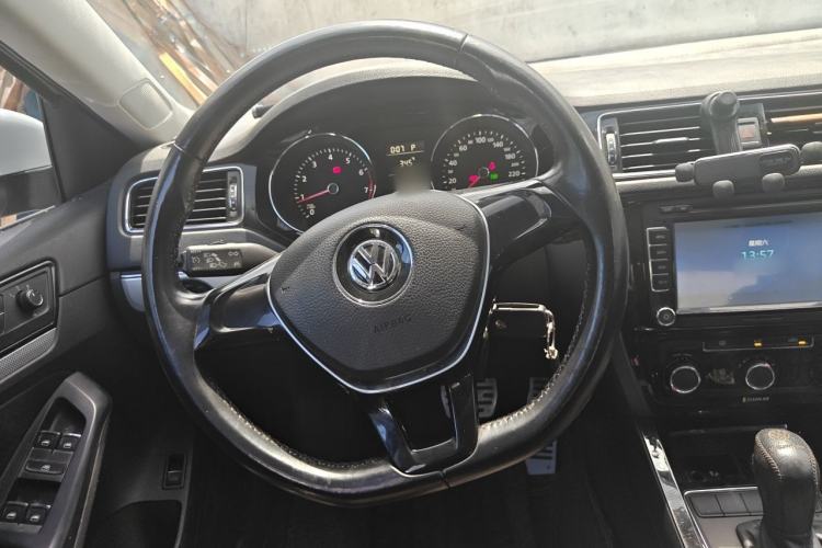 Used Volkswagen Sagitar 2015 1.6L Automatic Comfort Model Steering Wheel