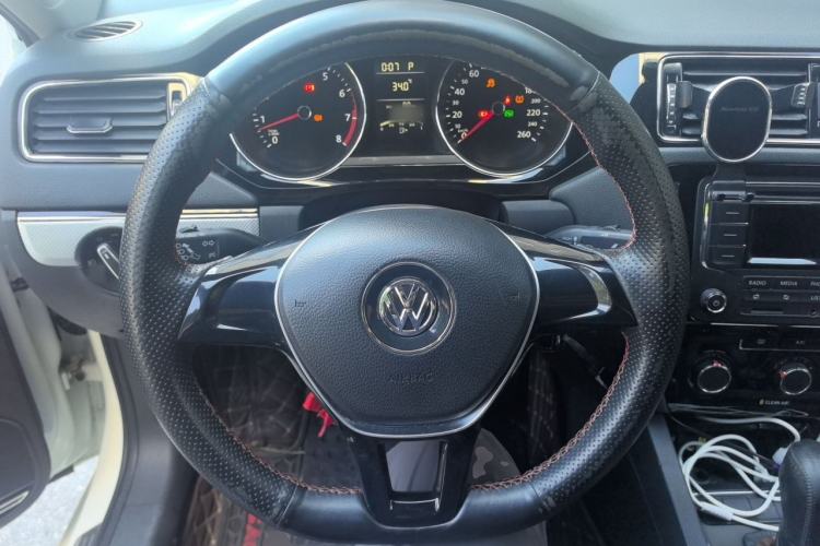 Used Volkswagen Sagitar 2015 1.6L Automatic Comfort Model Steering Wheel
