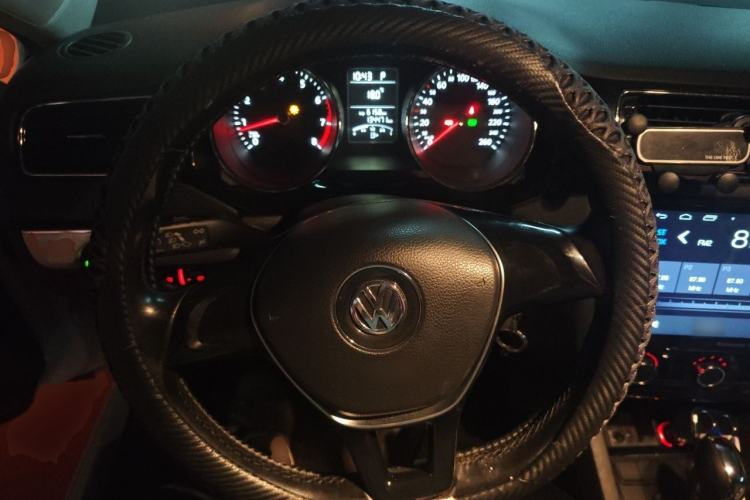Used Volkswagen Sagitar 2015 1.6L Automatic Comfort Model Steering Wheel