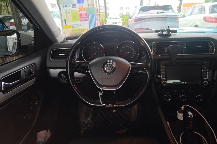 Used Volkswagen Sagitar 2015 1.6L Automatic Comfort Model Steering Wheel