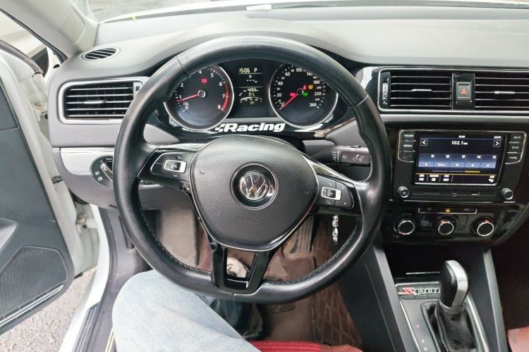 Used Volkswagen Sagitar 2015 1.6L Automatic Comfort Model Steering Wheel