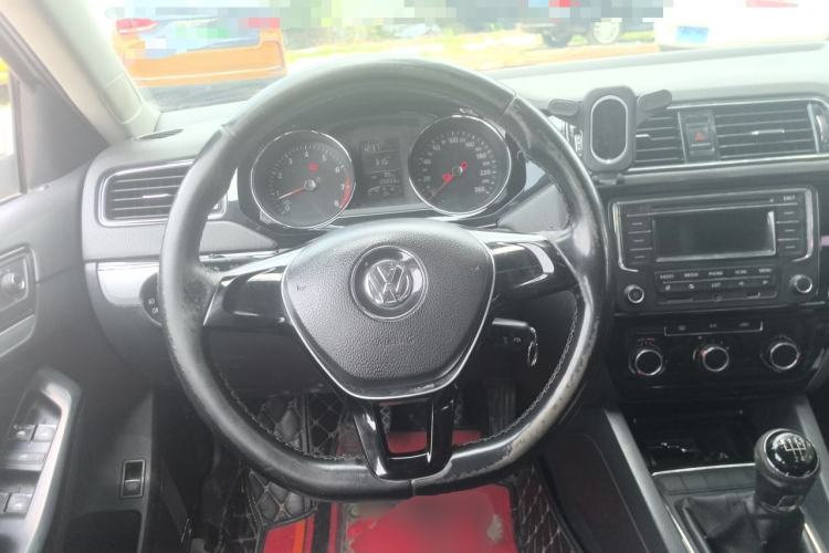 Used Volkswagen Sagitar 2015 1.6L Manual Comfort Model Steering Wheel