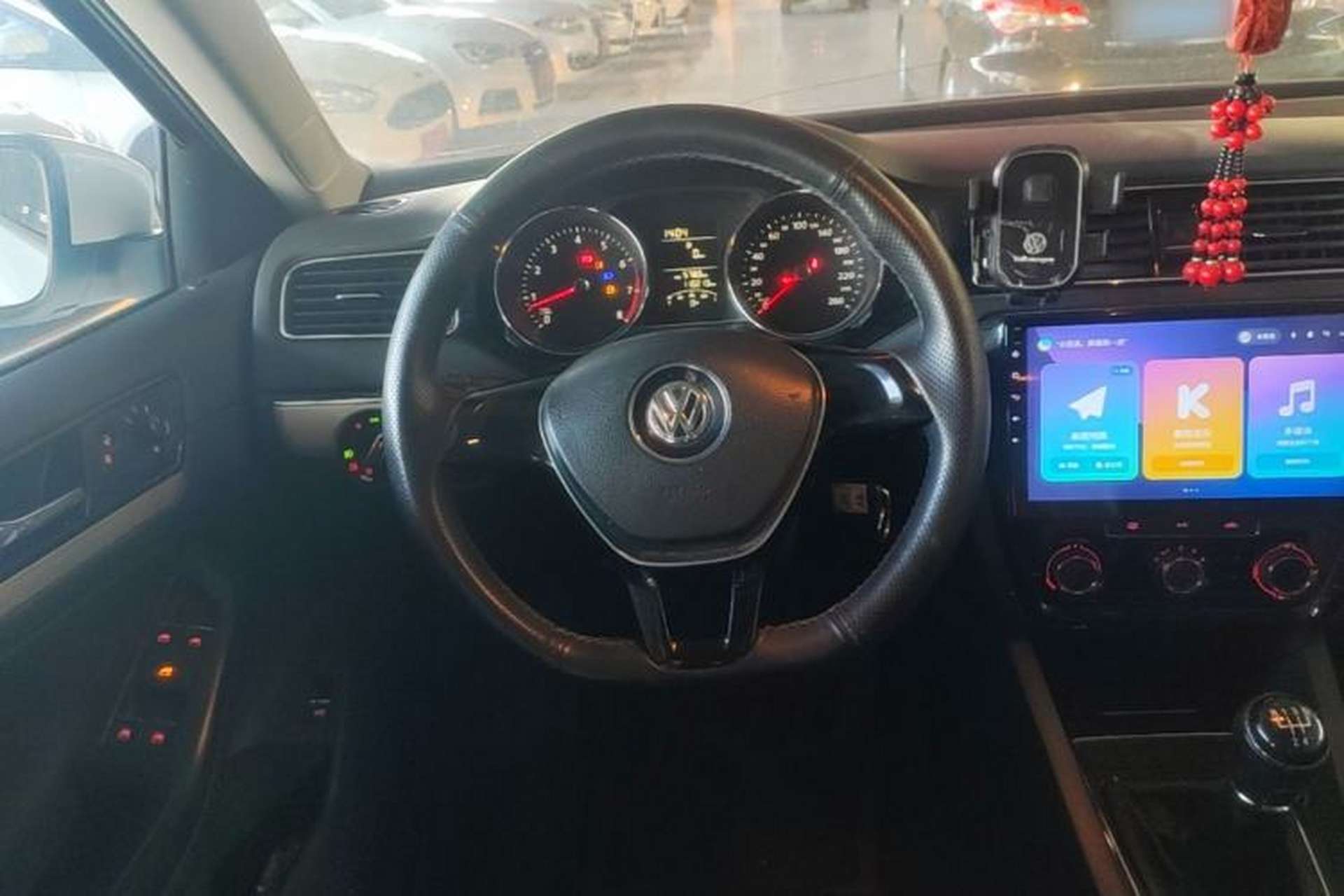 Used Volkswagen Sagitar 2015 1.6L Manual Comfort Model Steering Wheel