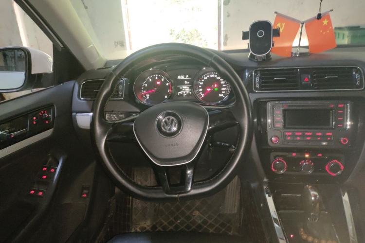 Used Volkswagen Sagitar 2015 1.6L Automatic Comfort Model Steering Wheel