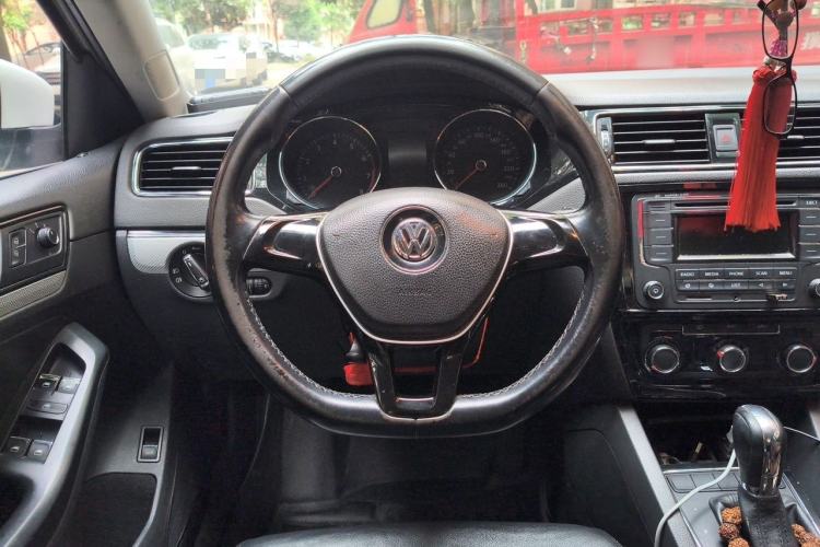 Used Volkswagen Sagitar 2015 1.6L Automatic Comfort Model Steering Wheel