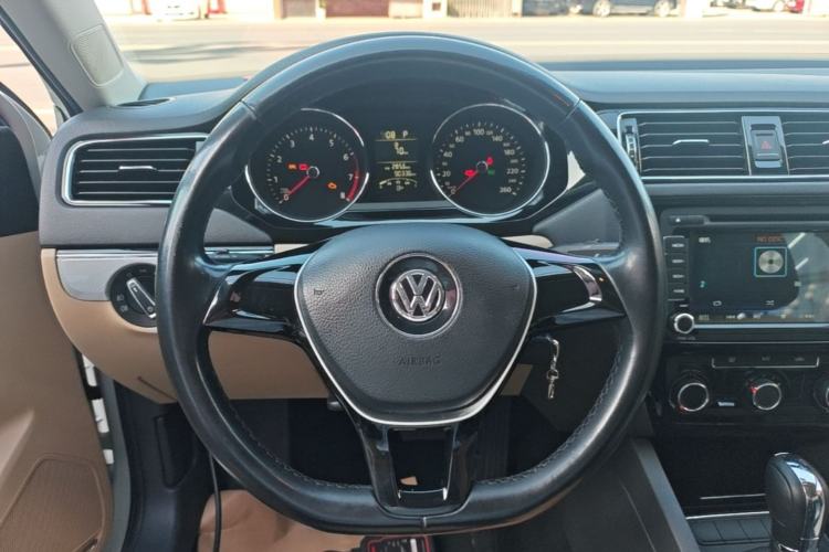 Used Volkswagen Sagitar 2015 1.6L Automatic Comfort Model Steering Wheel