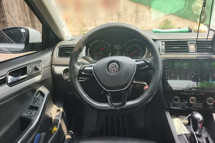 Used Volkswagen Sagitar 2015 1.6L Automatic Comfort Model Steering Wheel