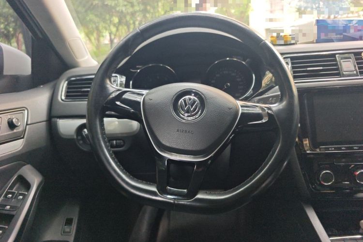 Used Volkswagen Sagitar 2015 1.6L Automatic Comfort Model Steering Wheel