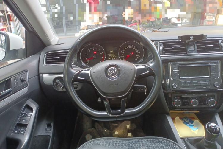 Used Volkswagen Sagitar 2015 1.6L Manual Comfort Model Steering Wheel