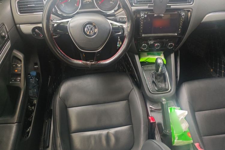 Used Volkswagen Sagitar 2015 1.6L Automatic Comfort Model Steering Wheel