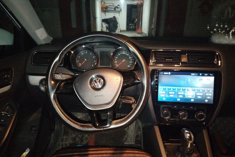 Used Volkswagen Sagitar 2015 1.6L Automatic Comfort Model Steering Wheel