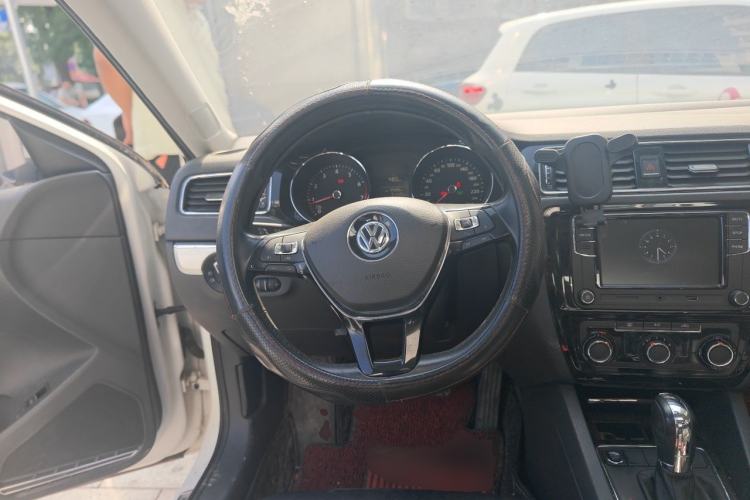 Used Volkswagen Sagitar 2015 1.6L Automatic Comfort Model Steering Wheel