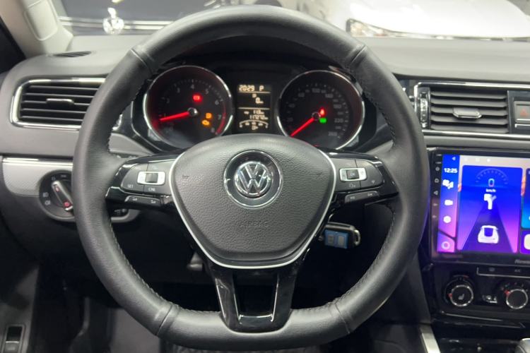 Used Volkswagen Sagitar 2015 1.6L Automatic Comfort Model Steering Wheel
