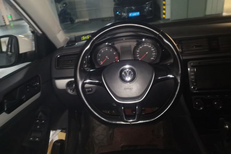Used Volkswagen Sagitar 2015 1.6L Automatic Comfort Model Steering Wheel