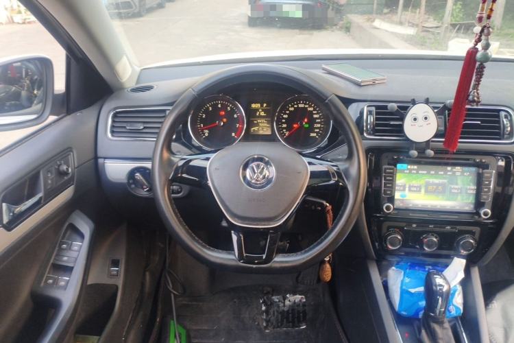 Used Volkswagen Sagitar 2015 1.6L Automatic Comfort Model Steering Wheel