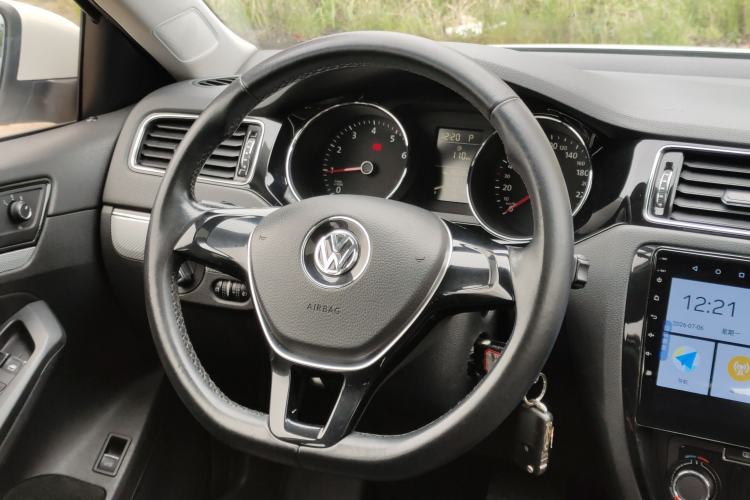 Used Volkswagen Sagitar 2015 1.6L Automatic Comfort Model Steering Wheel