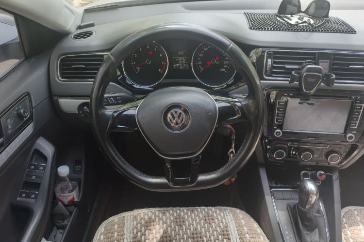 Used Volkswagen Sagitar 2015 1.6L Automatic Comfort Model Steering Wheel