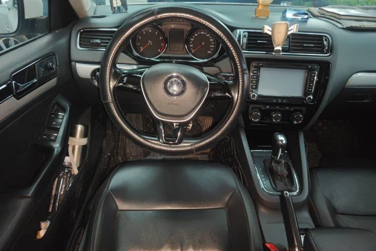 Used Volkswagen Sagitar 2015 1.6L Automatic Comfort Model Steering Wheel
