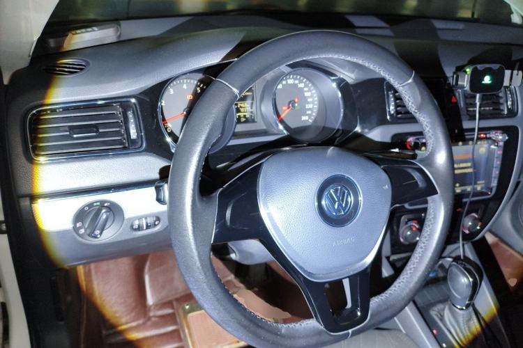 Used Volkswagen Sagitar 2015 1.6L Automatic Comfort Model Steering Wheel