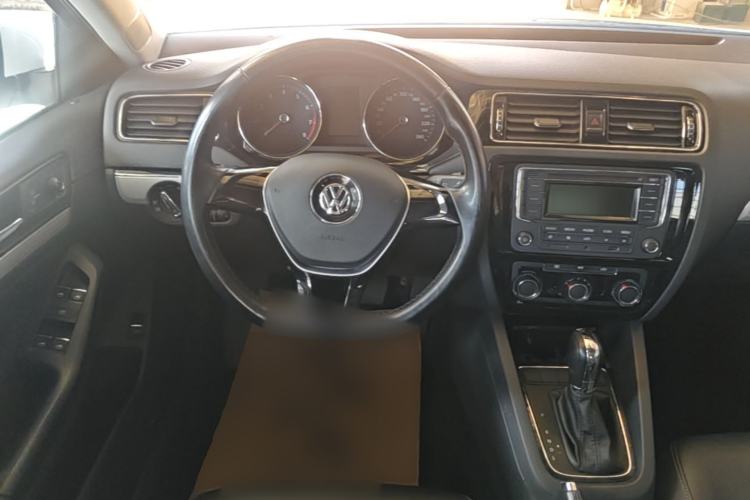 Used Volkswagen Sagitar 2015 1.6L Automatic Comfort Model Steering Wheel