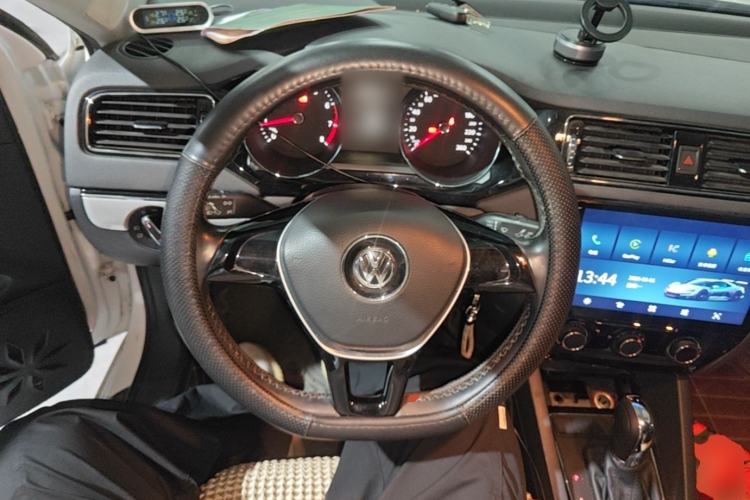 Used Volkswagen Sagitar 2015 1.6L Automatic Comfort Model Steering Wheel