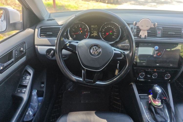Used Volkswagen Sagitar 2015 1.6L Automatic Comfort Model Steering Wheel