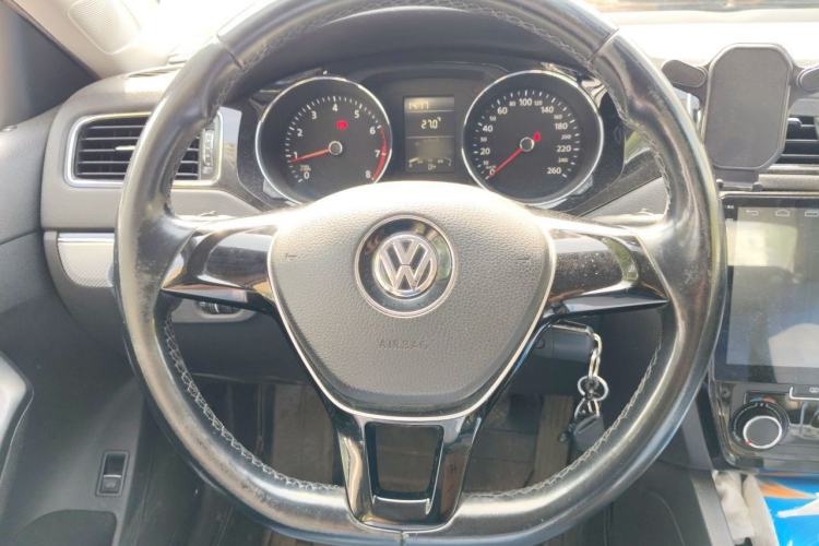 Used Volkswagen Sagitar 2015 1.6L Manual Comfort Model Steering Wheel