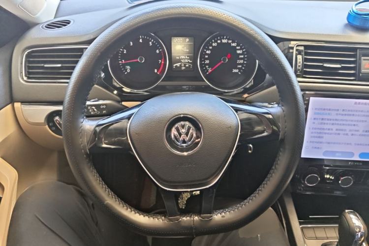 Used Volkswagen Sagitar 2015 1.6L Automatic Comfort Model Steering Wheel