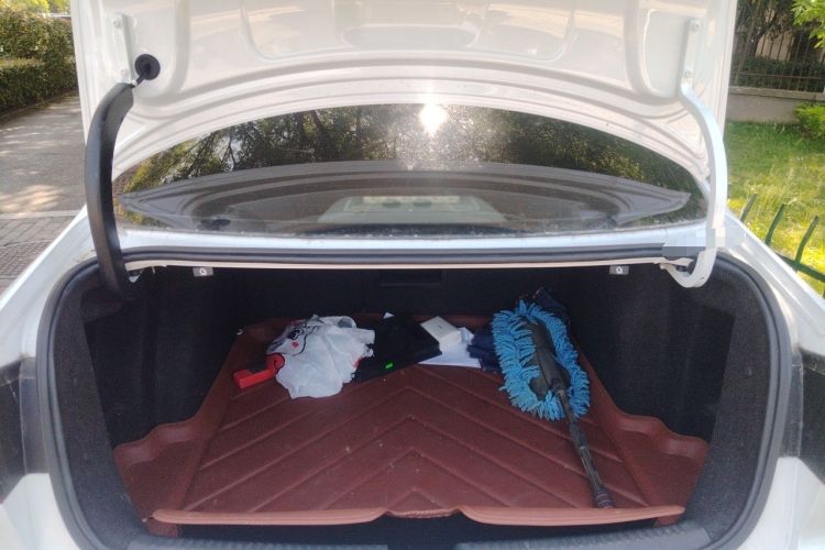 Used Volkswagen Sagitar 2015 1.6L Automatic Comfort Model Trunk