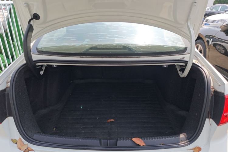 Used Volkswagen Sagitar 2015 230TSI Automatic Comfort Version Trunk