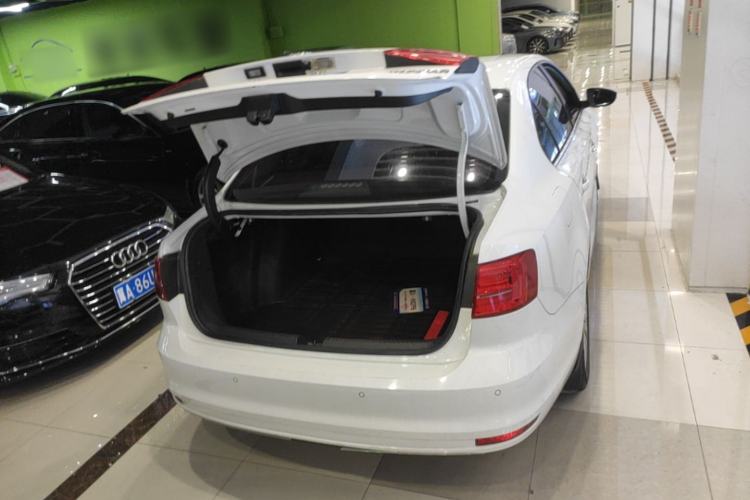Used Volkswagen Sagitar 2015 1.6L Automatic Comfort Model Trunk