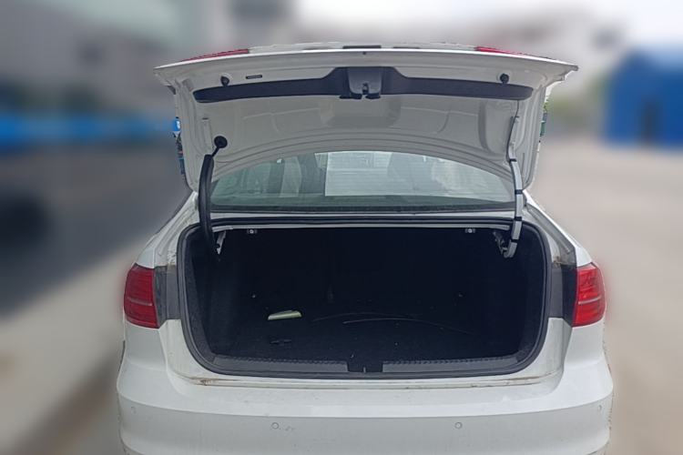 Used Volkswagen Sagitar 2015 1.6L Automatic Comfort Model Trunk